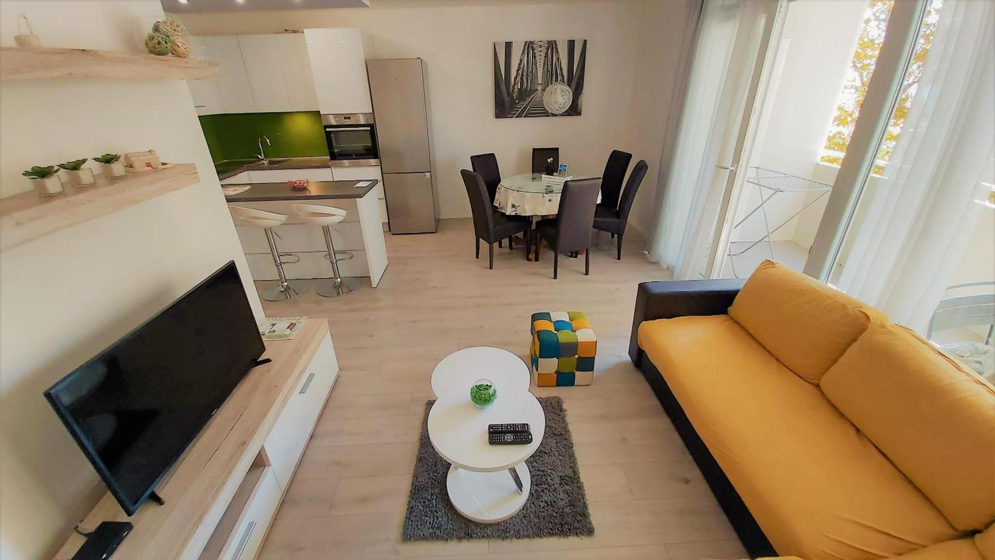 Apartment Punta Omis Exterior photo