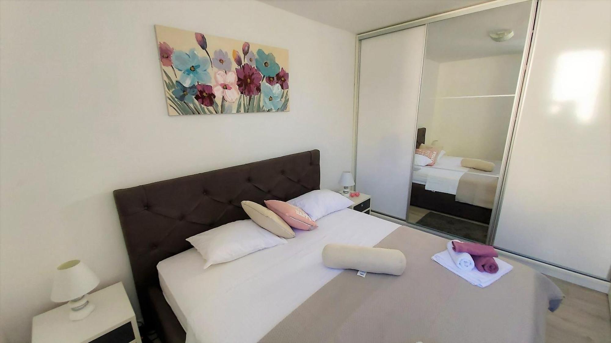Apartment Punta Omis Exterior photo