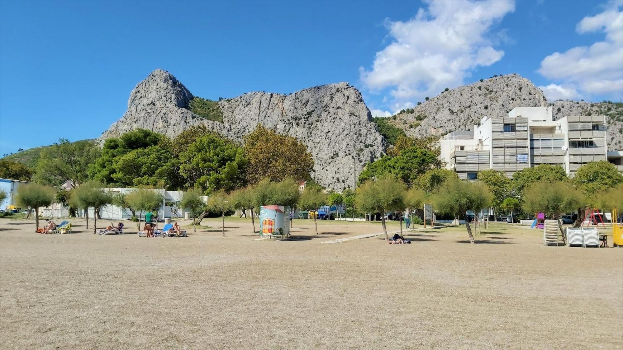 Apartment Punta Omis Exterior photo