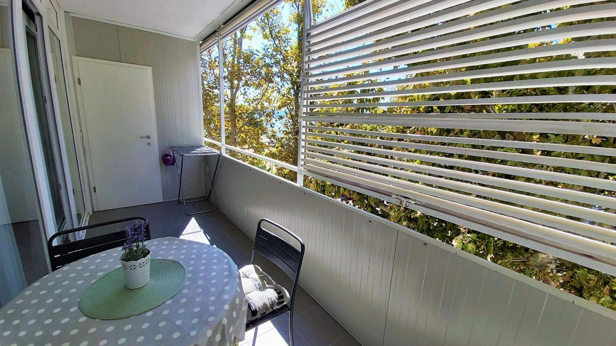 Apartment Punta Omis Exterior photo
